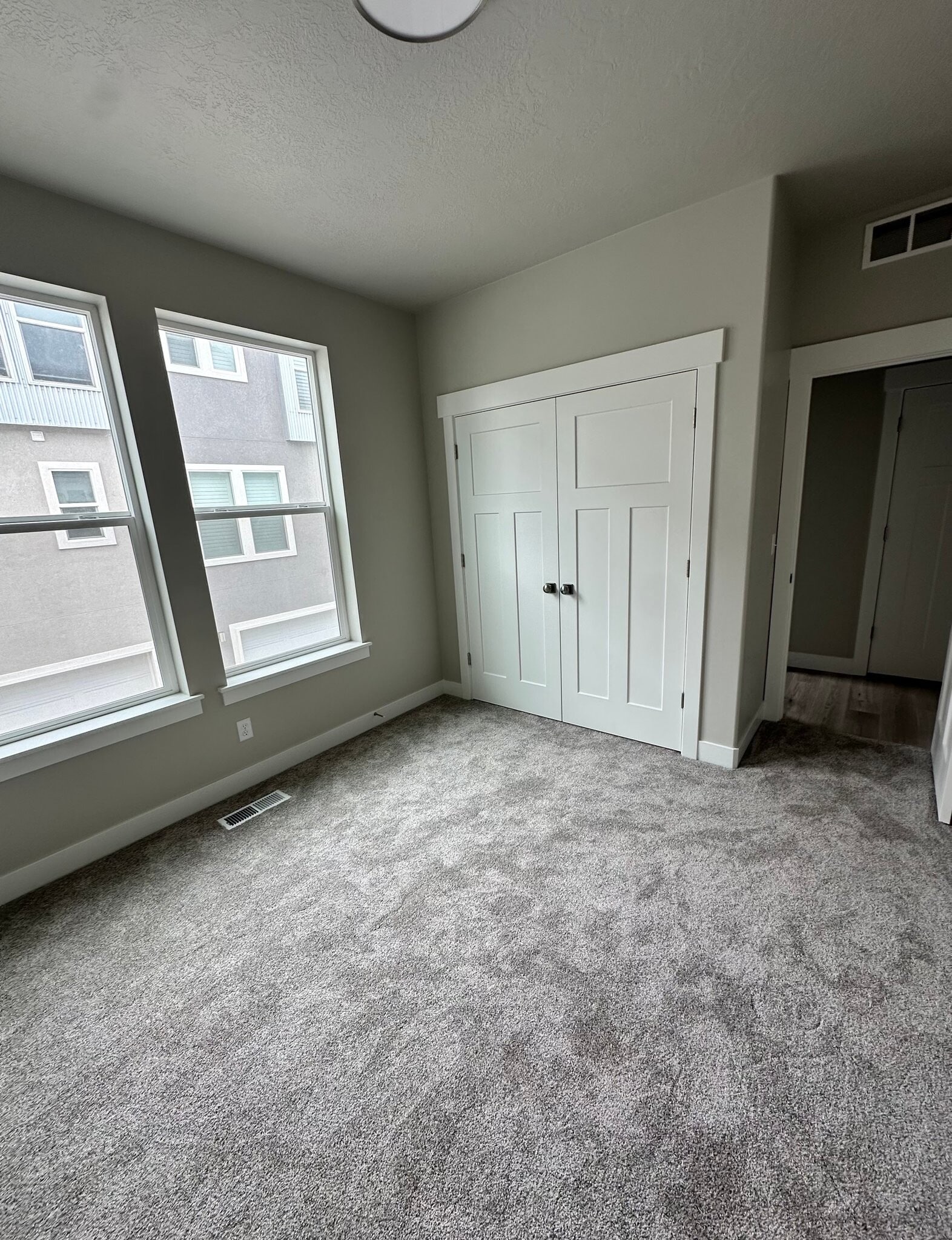 Building Photo - 1078 S 2810 E