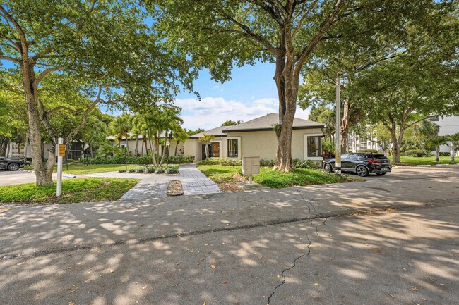 Building Photo - 1266 S Military Trail