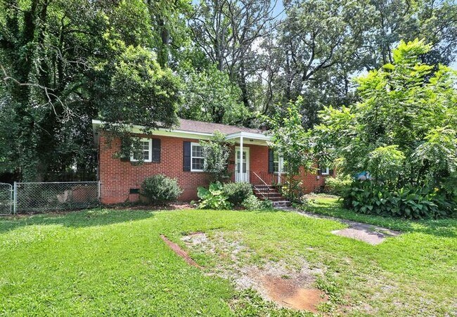 Building Photo - Charming 2BD/1BA Brick Duplex in NoDa!