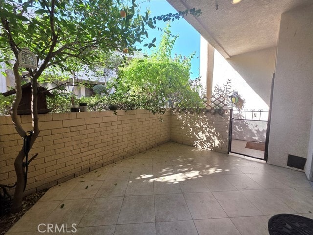 Building Photo - 5256 Lindley Ave