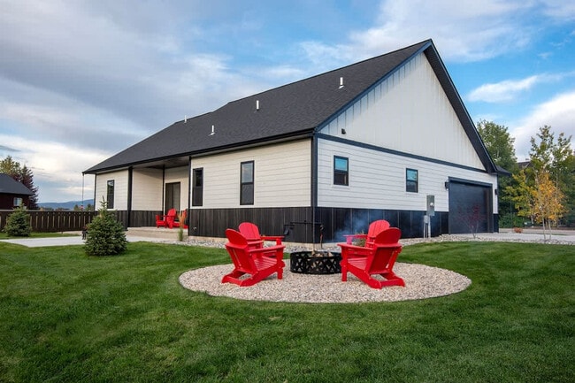 Building Photo - 444 Cowboy Trail