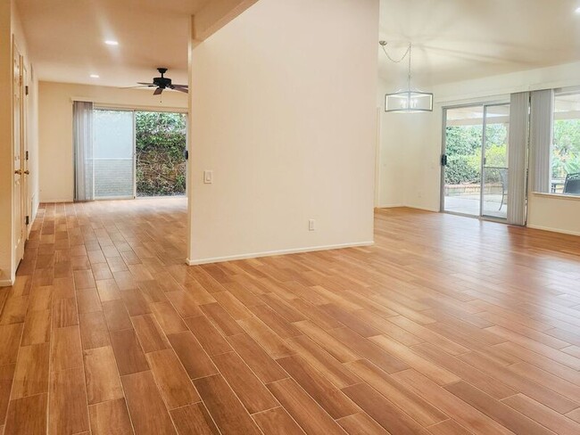 Building Photo - 23581 Via Calzada