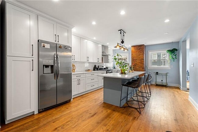 Building Photo - 1207 Linden Pl