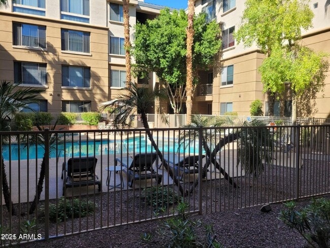 Building Photo - 1701 E Colter St