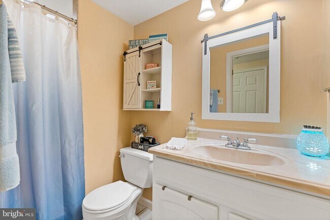Building Photo - 8805 Rosanne Ct