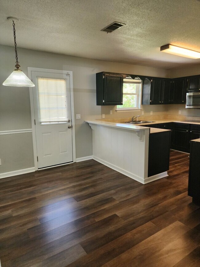 Building Photo - 1336 Whitfield Park Dr