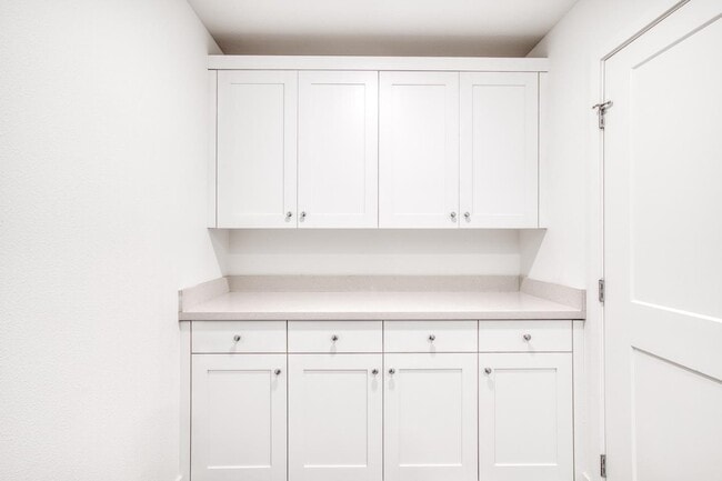 Building Photo - 3578 Rambla Pl