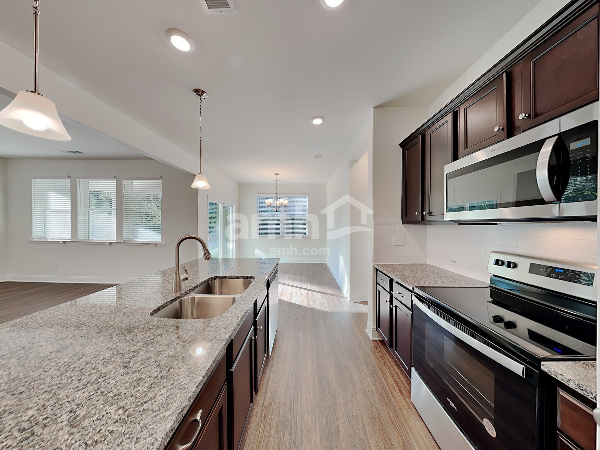 Building Photo - 7062 Creeksong Dr