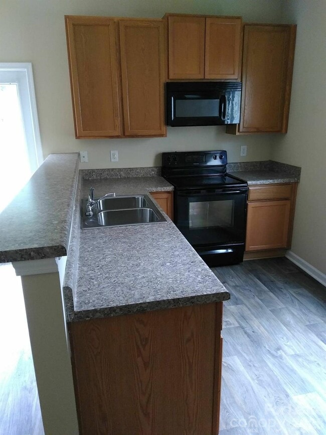 Building Photo - 7708 E Lane Dr