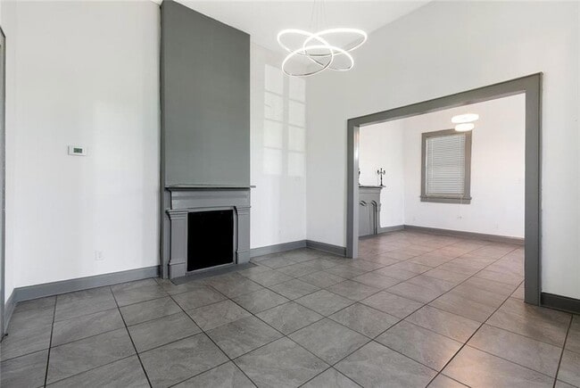 Building Photo - 1839 Touro St