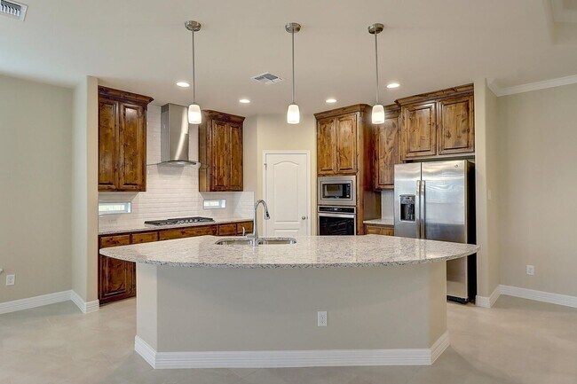Building Photo - 2202 Crystal Bay Dr.