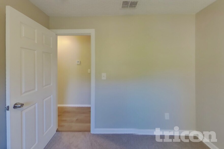 Building Photo - 3154 Macdonald Drive Clearwater FL