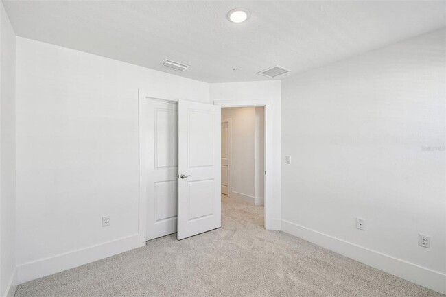 Building Photo - 1951 Risby Aly