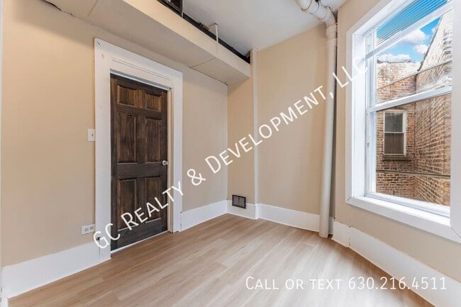 Building Photo - 3328 W Chicago Ave