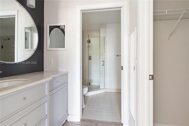 Building Photo - 10161 SW 137th Ct