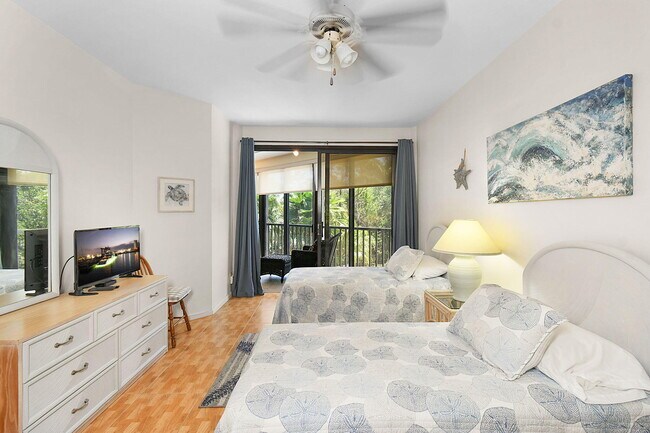 Building Photo - 221 NE Plantation Rd