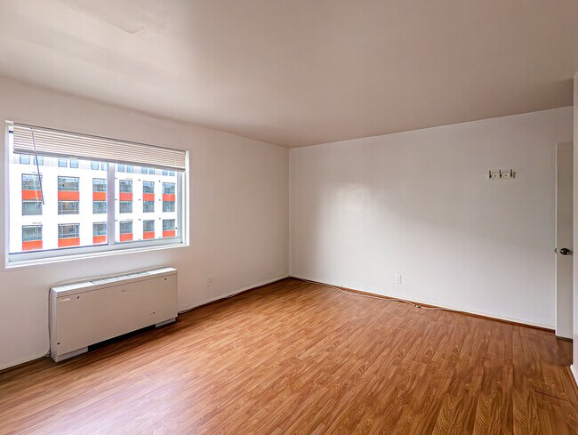 Building Photo - 4330 Hartwick Rd
