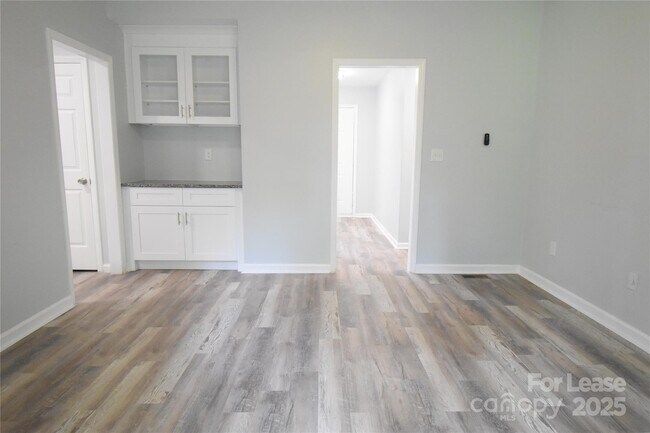 Building Photo - 6628 Cool Water Ct