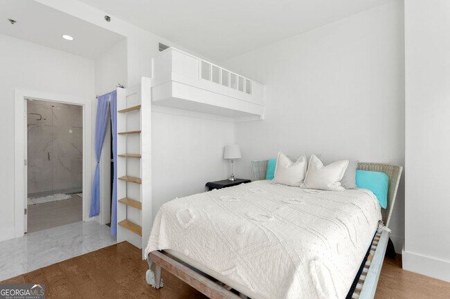 Building Photo - 3338 Peachtree Rd NE