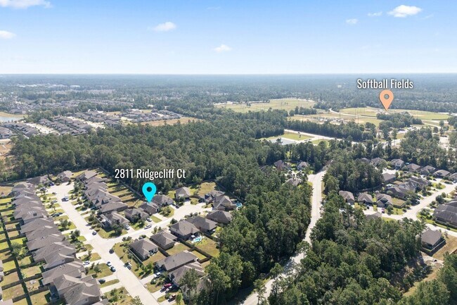 Building Photo - 2811 Ridgecliff Ct