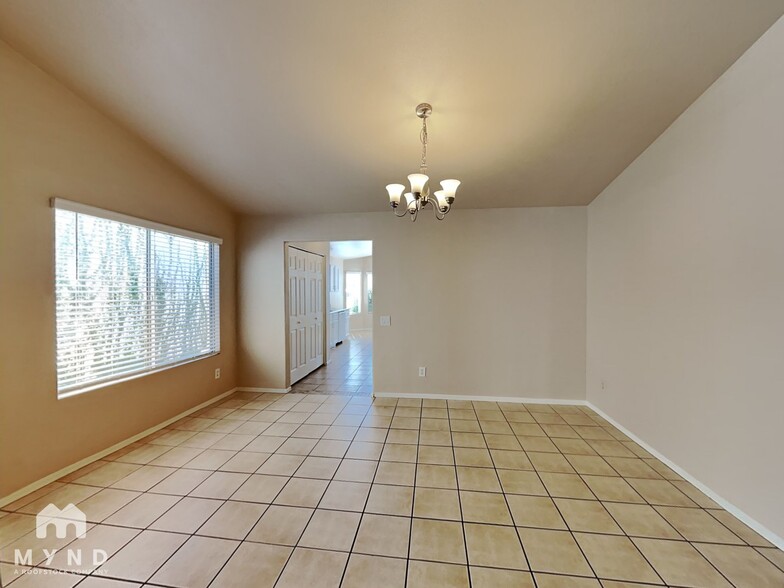 Building Photo - 3018 W Laquila Aerie