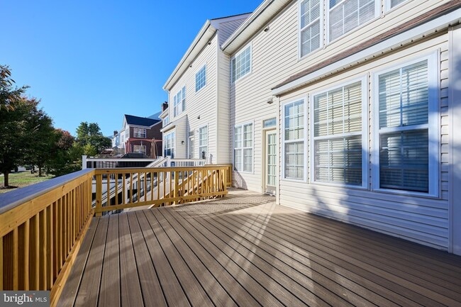 Building Photo - 685 Springhouse Square SE
