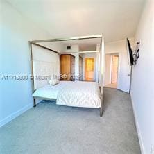 Building Photo - 300 S Pointe Dr