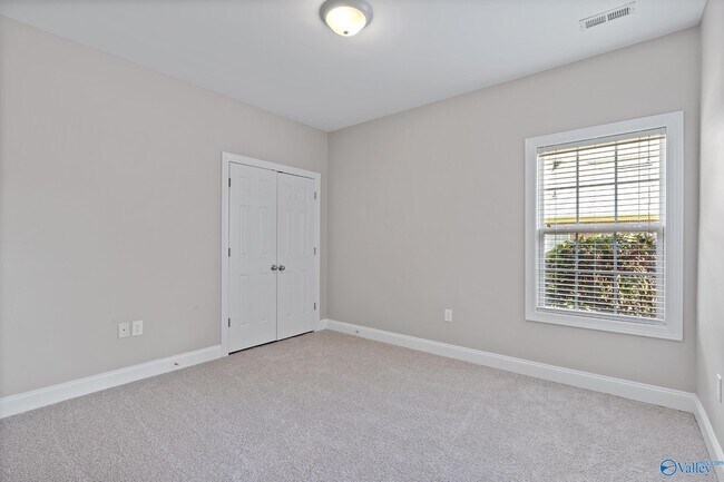 Building Photo - 3116 Tenker Creek Ln SE