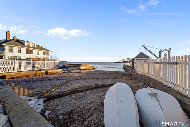 Building Photo - 5 Middle Beach Rd