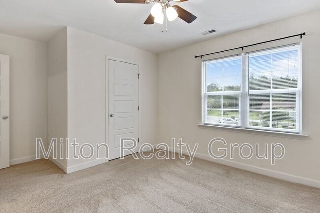 Building Photo - 100 Brickyard Ln