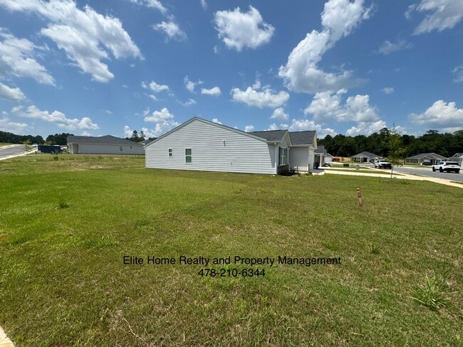 Building Photo - 140 Lochwolde Dr