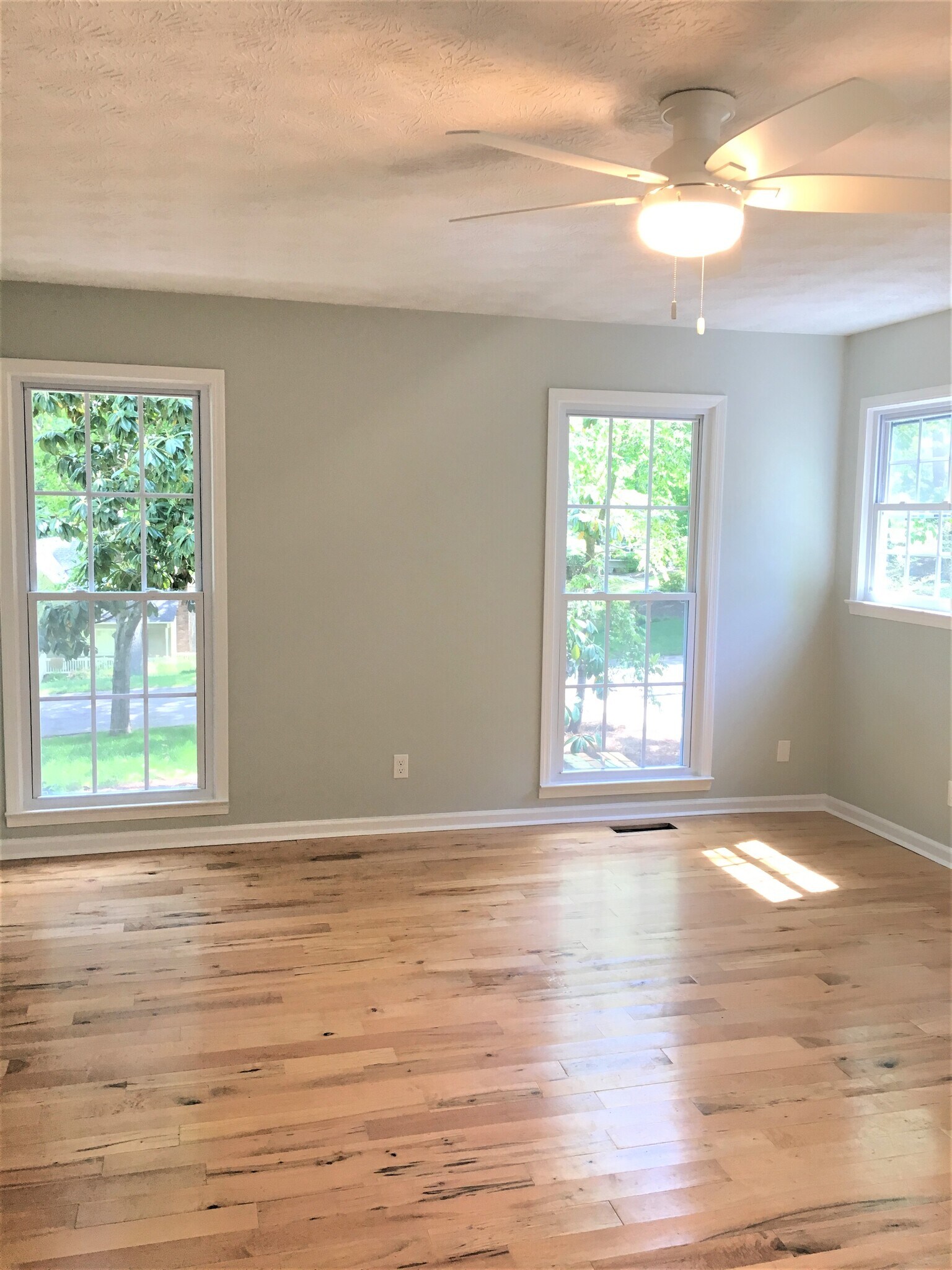 Building Photo - 4133 Thornwall Dr