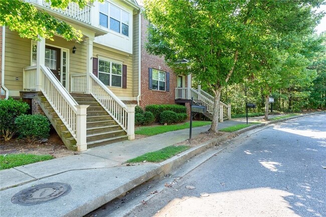 Building Photo - 860 Riverdance Dr NW