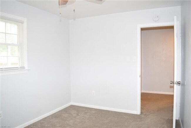 Building Photo - 1312 Sparrow Rd