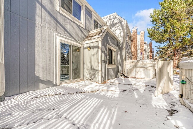 Building Photo - $2,635.95  - $300 OFF First Month's Rent - 4 Bedrooms, 2.5 Bathrooms, Single Family Home in Auror...