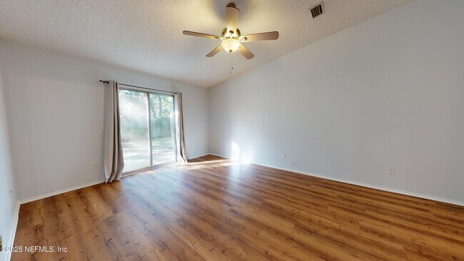 Building Photo - 500 Penman Rd