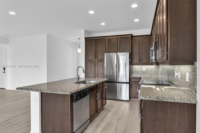 Building Photo - 8089 Ironstone Dr