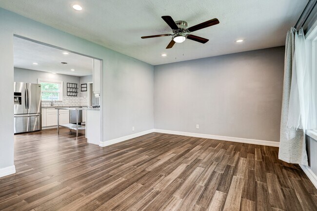 Building Photo - 7011 Neff St