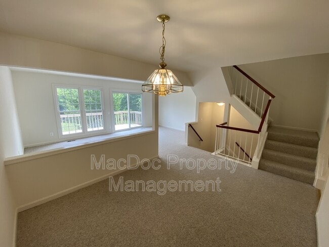 Building Photo - 106 Batley Ct