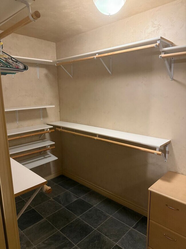 Building Photo - 100 N Arlington Ave