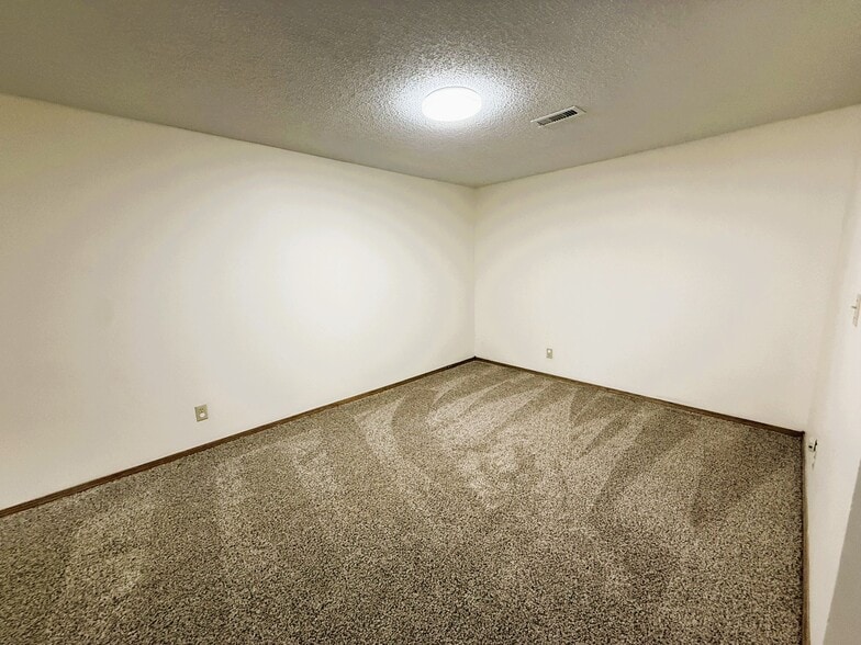 Building Photo - 13932 Lockmoor Cir