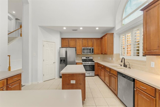 Building Photo - 2111 Blue Water Bay Dr