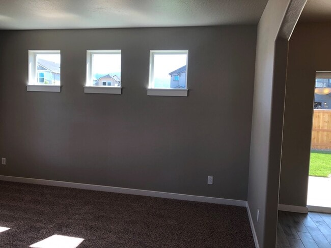 Building Photo - Beautiful newer 4 bedroom house in Coburg!