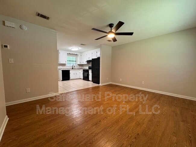 Building Photo - 4179 Ravenwood Dr