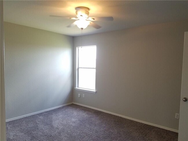 Building Photo - 650 Goldenrod St