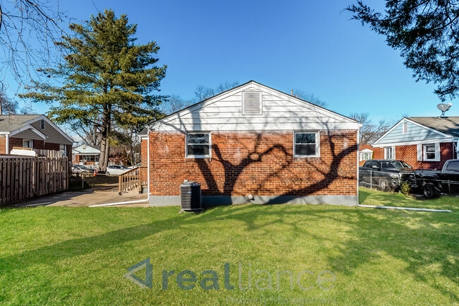 Building Photo - 2413 Chapman Rd