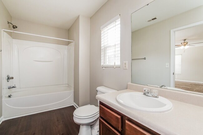 Building Photo - 141 Bellfare Dr