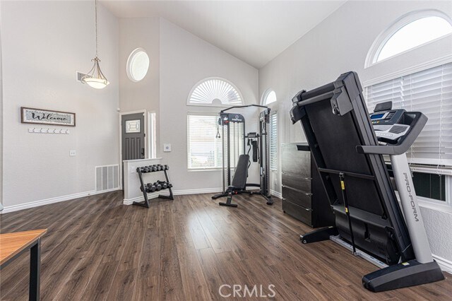 Building Photo - 10352 Desert Star St