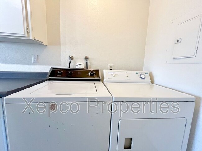 Building Photo - 66300 Ironwood Dr