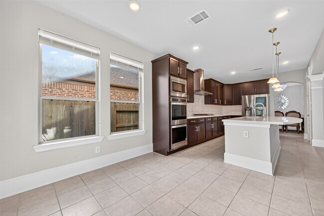 Building Photo - 32931 Franklin Brooks Dr